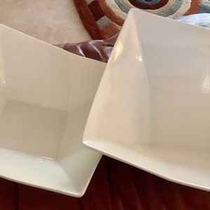 10 Strawberry Street White Angular Square Bowl 8.75 square Excellent condition One bowl image 5