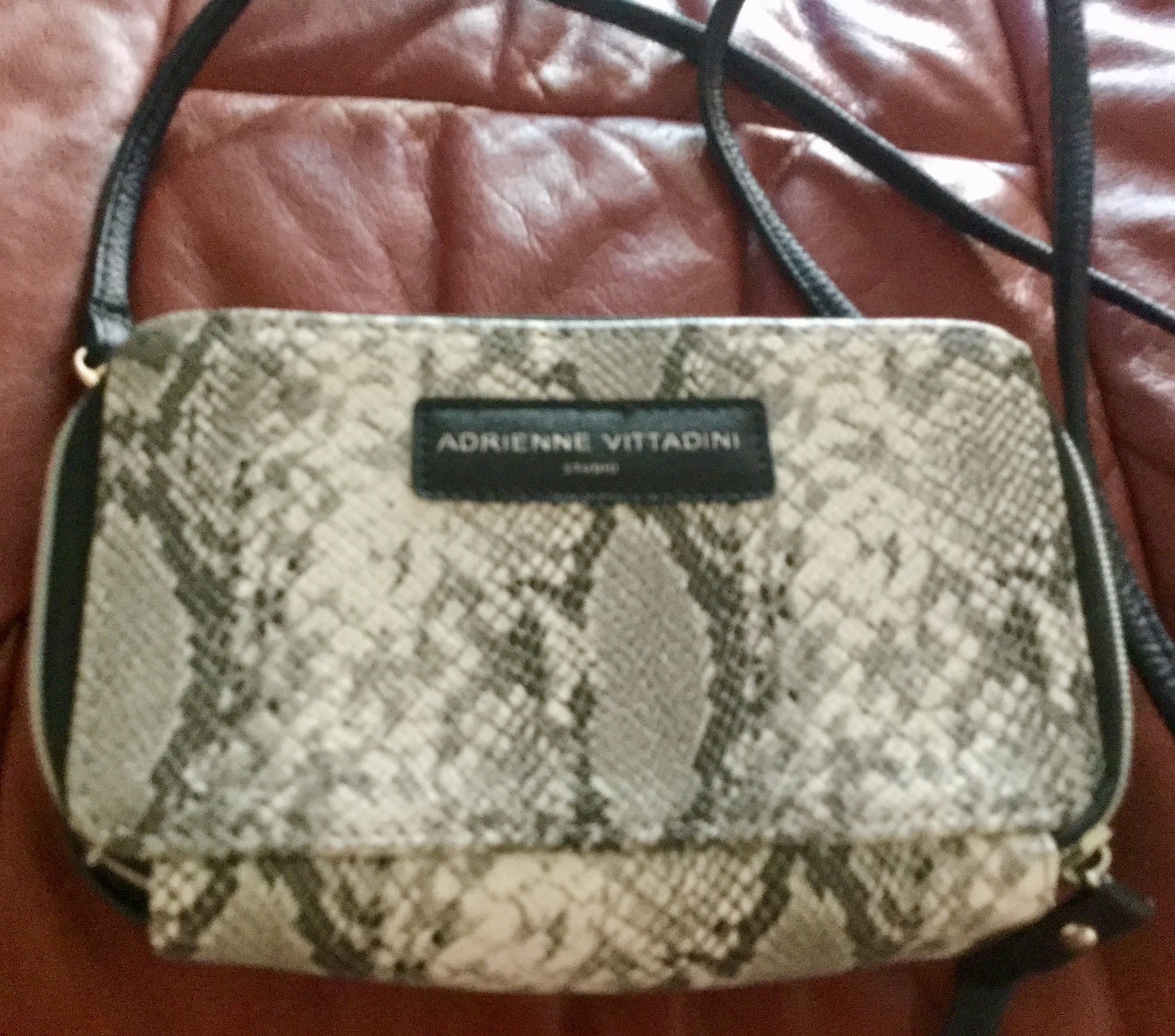 Vintage Adrienne Vittadini pequeña cartera bolsa de tarjeta de