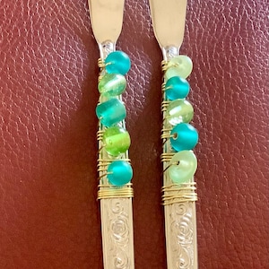 Beaded Flatware Cheese Spreaders Blue and Green Beads Serving Utensils Set of 2 image 6