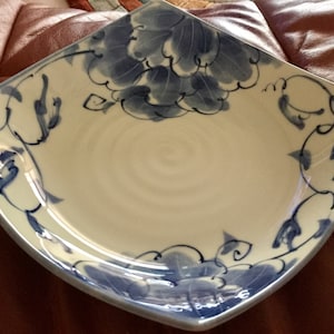 Oriental Chinese/Japanese 7.75” Floral Bowl | 1 piece | Blue White | Excellent Condition