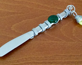 Beaded Stainless Spreader with Green and Yellow Beads