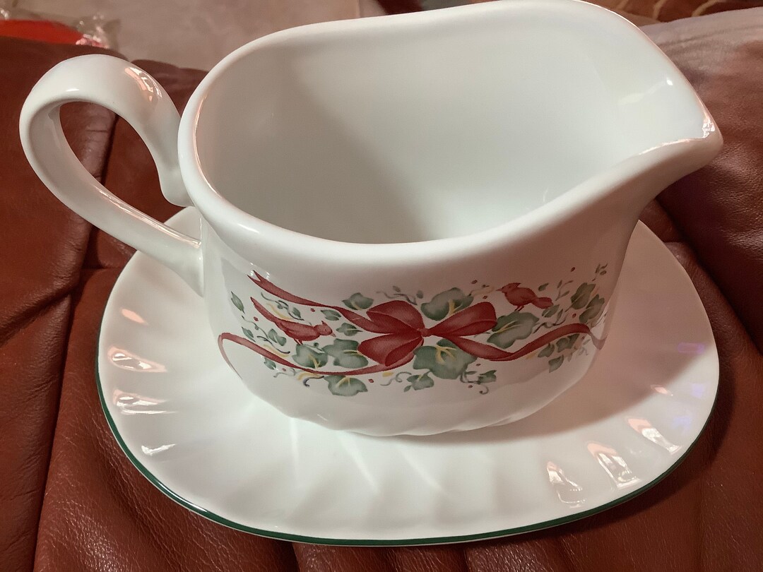 Vintage Corelle Christmas Gravy Boat and Underdish Red Green White
