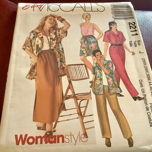McCalls 2211 Womens Shirt Top Pull-on Pants or Shorts & Pull on Skirt | Uncut Patter