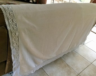 Mantel blanco vintage con ribete de encaje / 72" por 52" rectangular - Algodón / Excelente estado