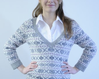 Damaress Fitted Fair Isle Sweater by Elizabeth Lovick in 4 ply/fingering yarn