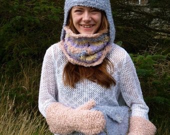 Good Times Accessories from The Elvis Collection by Elizabeth Lovick