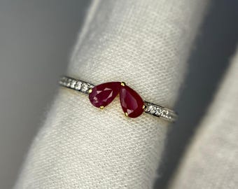 Delicato anello in oro giallo 14 carati con rubino, gioiello minimalista con pietra portafortuna di luglio per matrimonio per figlia