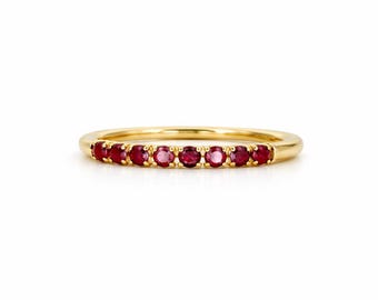 Alianza de boda vintage con rubí rojo, anillo minimalista de oro, joyería con la piedra natal de julio.