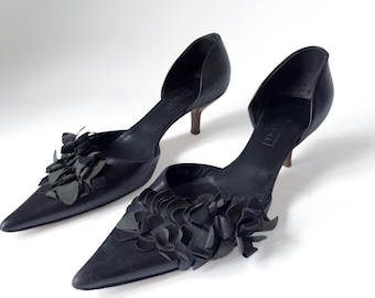 Tacones D'Orsay vintage de piel italiana: Tacón bajo con volantes negros y flores, talla 37,5