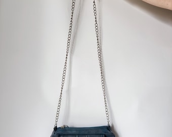 Bolsa de ombro vintage de couro sintético azul: bolsa de corrente Y2K