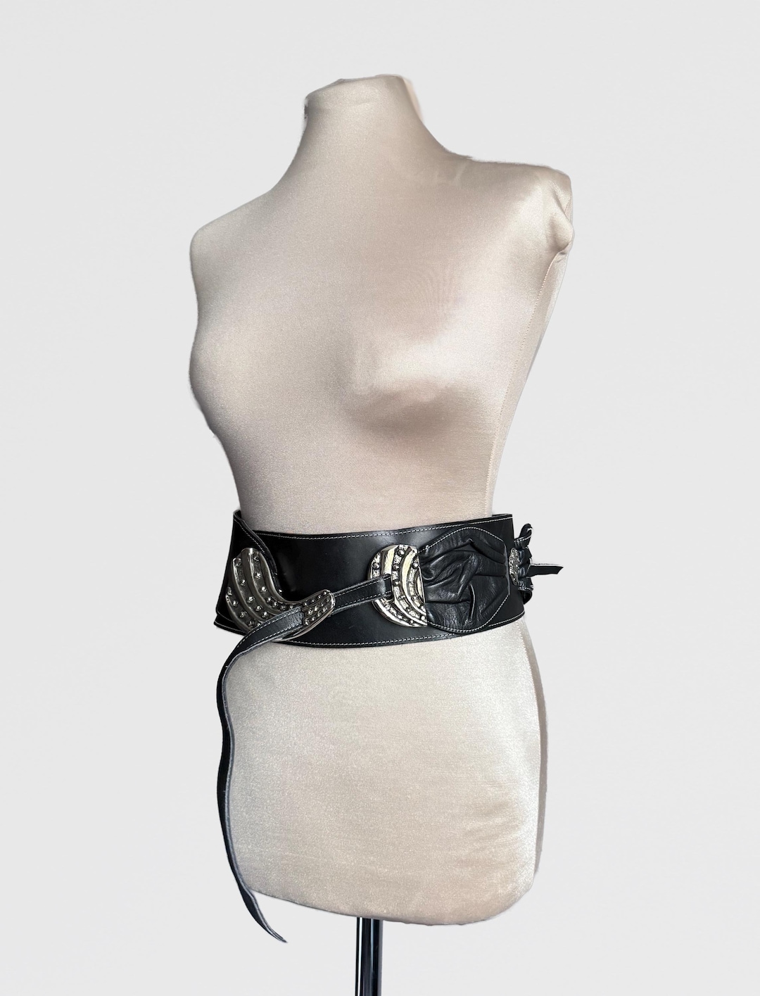 Funky Vintage Leather Oversized Waist Belt Accessories | Funky Vintage Leather Oversized Waist Belt  main image 3