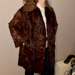 Vintage Brown Real Fur Coat with Curly Shearling Collar – Winter Luxury Outerwear – Classic 1970s Fur Jacket – Size L image 13