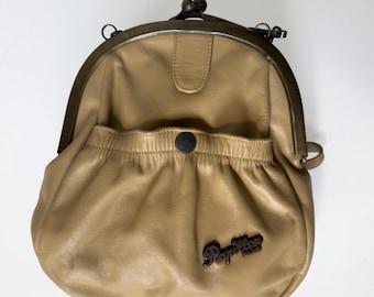 Vintage Papillon Paris Leather Shoulder Bag: French Style Crossbody