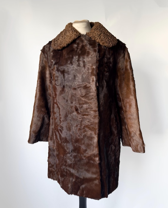 Vintage Brown Real Fur Coat with Curly Shearling Collar – Winter Luxury Outerwear – Classic 1970s Fur Jacket – Size L