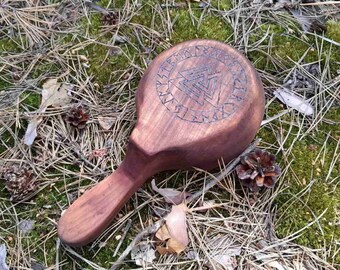 Taza de madera Valknut