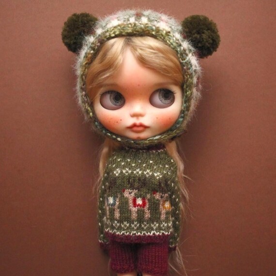 Blythe Doll Outfit: Knitted Green Christmas Sweater with Reindeer, Shorts & Matching Pompom Hat