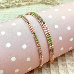 Armband aus Miyuki Perlen in Rosa Grün mit Geschenkkarte