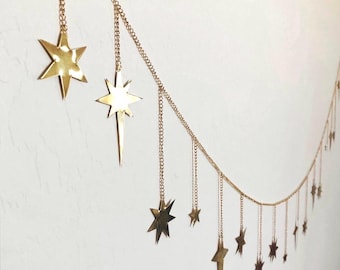 Decoración Whimsigoth, arte de pared celestial, guirnalda de estrellas, decoración ecléctica para el hogar, fantasía oscura, estética de brujas, decoración vintage de latón para el hogar.
