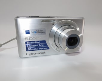 Sony Cyber-shot DSC-W530 14.1MP Digital Camera silver color + usb charger + battery + memory card, Tested and Works excellent