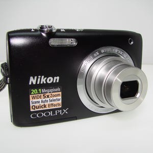Nikon Coolpix S2800 20,1 MP compacte digitale camera uitstekende staat zwarte kleur + originele batterij, SD-kaart, usb-oplader, geteste werking