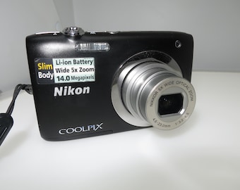Nikon　COOLPIX S4400 MINT In Box] Nikon COOLPIX S4400 Silver &4GB SD Digital Camera