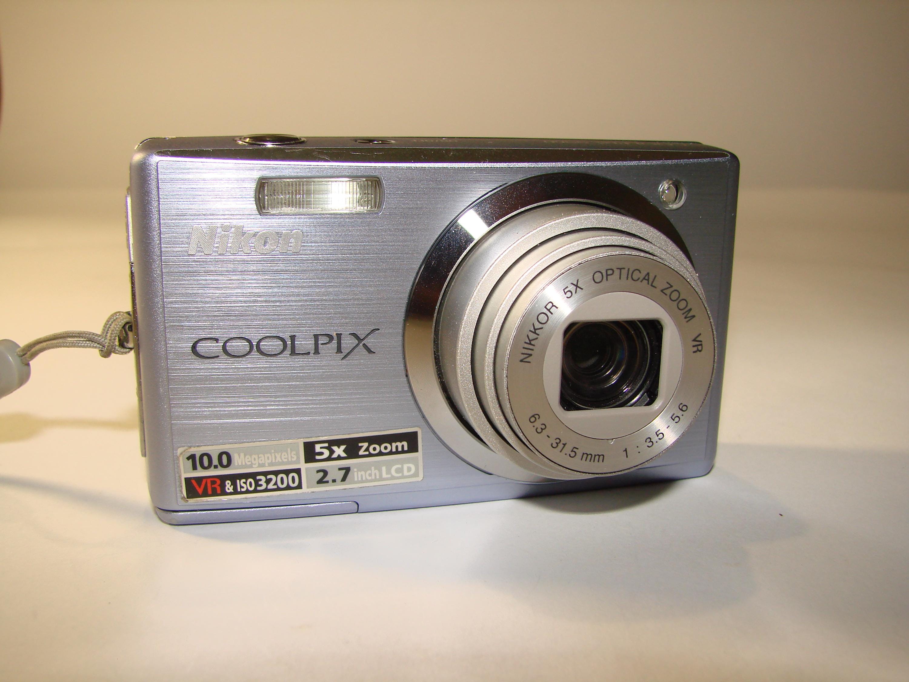 【動作確認済】Nikon COOLPIX S560 デジタルカメラ デジカメ Amazon.com : Nikon Coolpix S560 10MP Digital Camera with 5x
