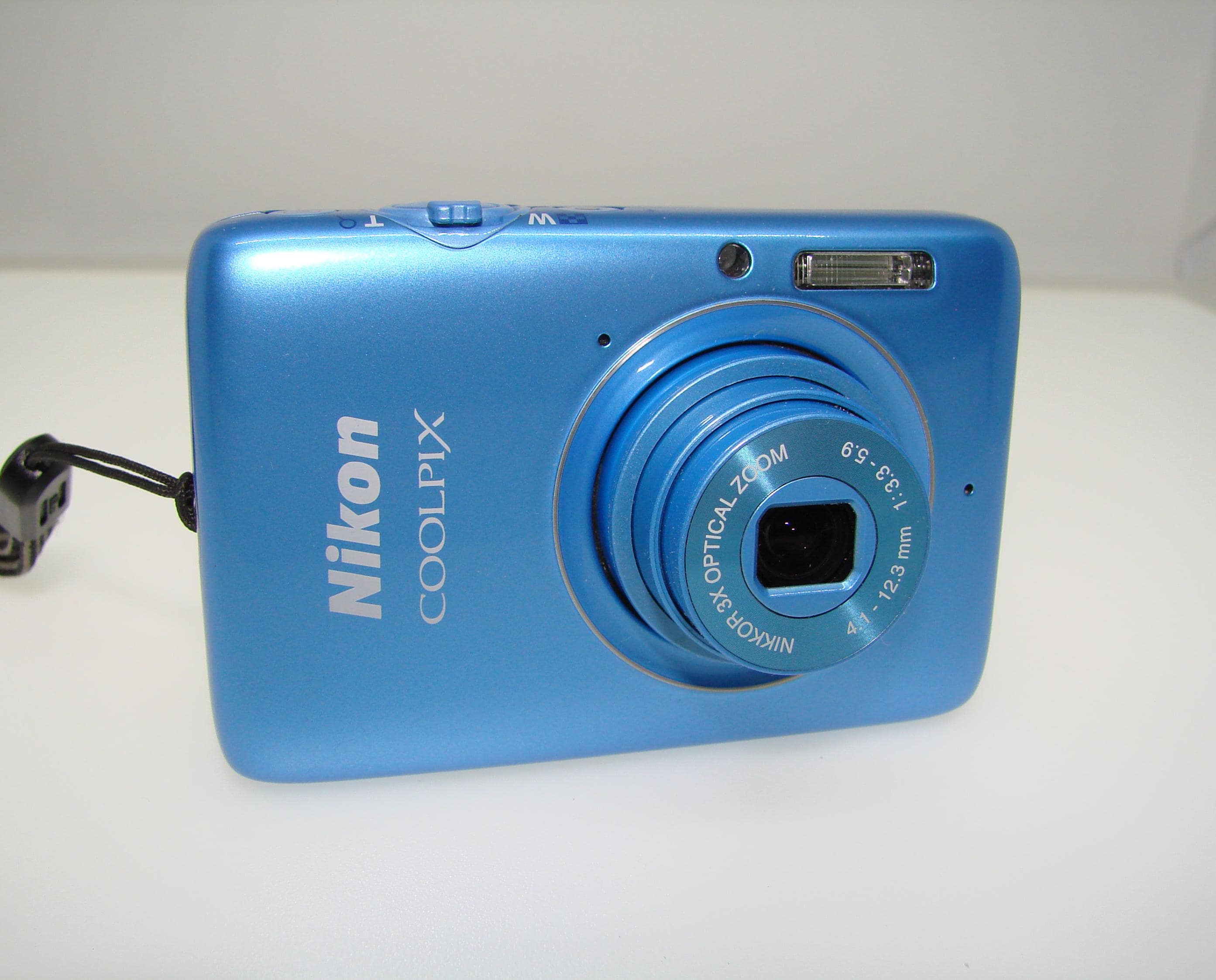 NIKON COOLPIX S02 Blue 13MP, 3x Zoom, S01, Ultra Compact Micro