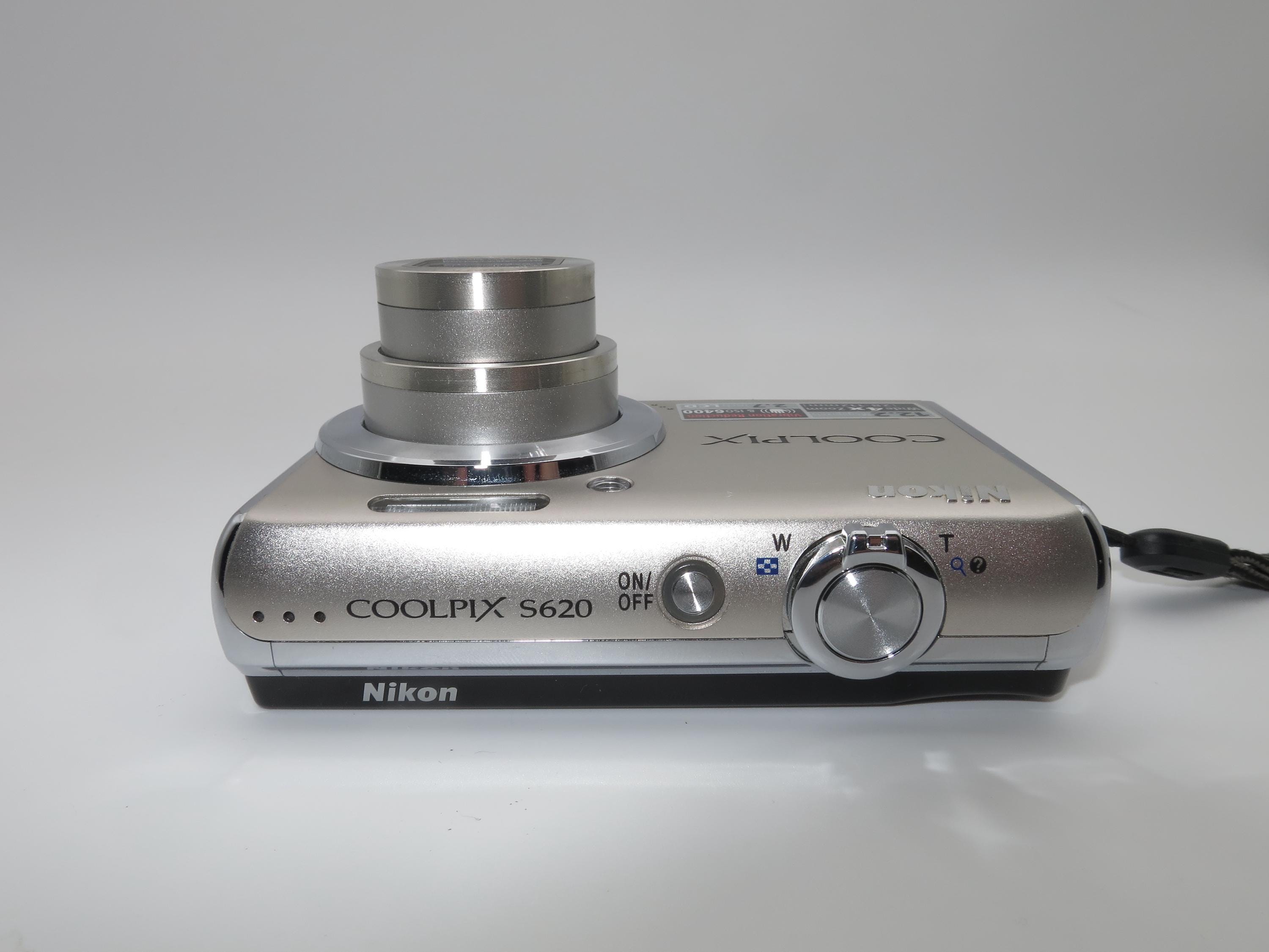 Nikon Coolpix S620 Ultra Compact Digital Camera Silver Color 12 MP