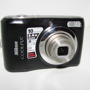 Nikon COOLPIX L20 10,0 megapixel digitale compactcamera + geheugenkaart, scherm en lens zijn schoon, getest en werkend. Uitstekende staat