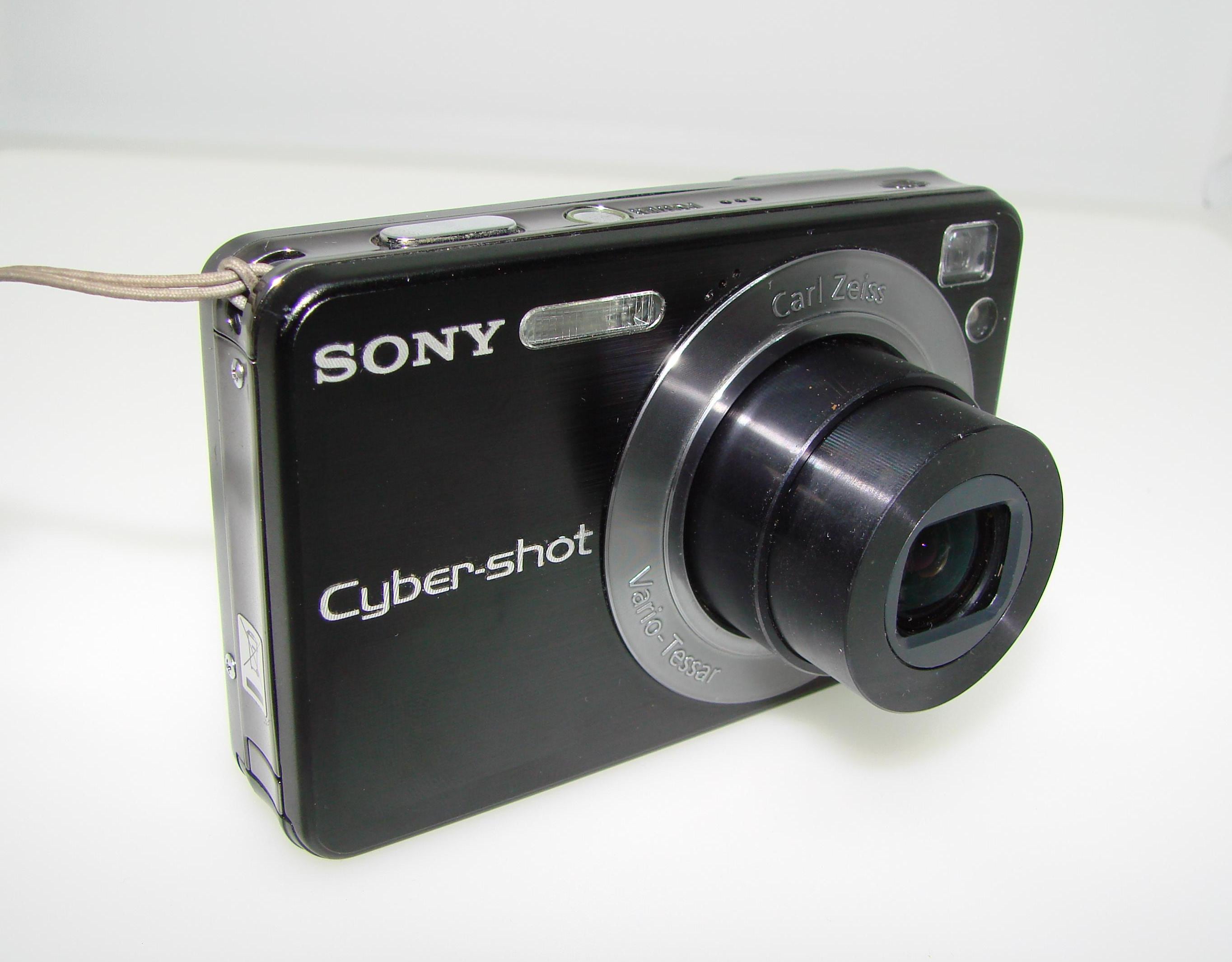 中古品SonyCyber-shot 7.2メガピクセル コンパクトデジタルカメラ SONY Cyber-shot 7.2メガピクセル コンパクトデジタルカメラ