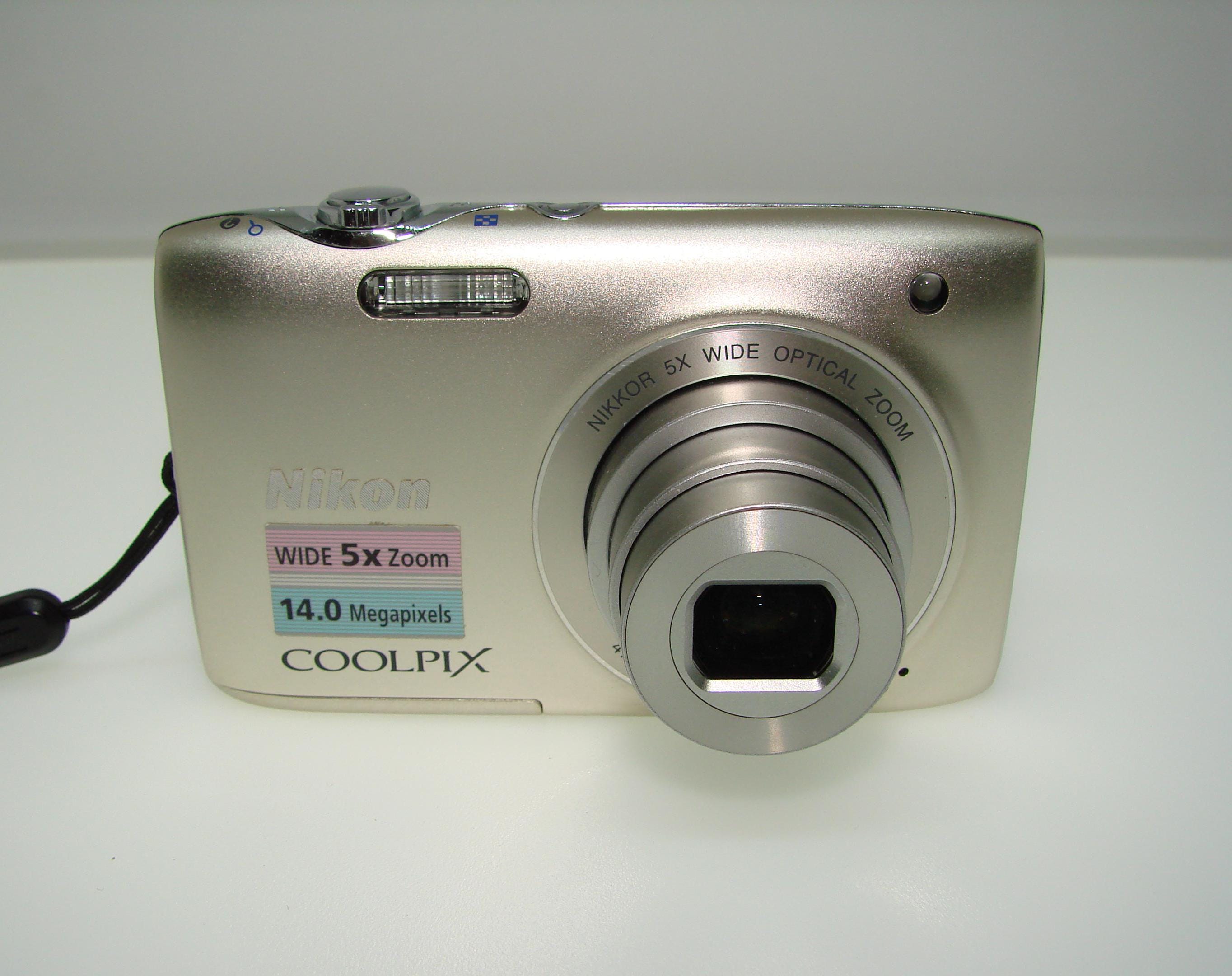 Nikon Coolpix S3300 Digital Camera - Silver | Camera Wholesalers
