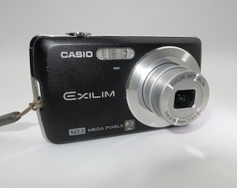 Casio Exilim EX-Z35 Compact Digital camera 12.1 MP black color + original charger, battery, card, Excellent condition, Tested Works