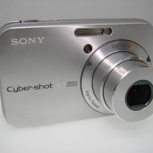ソニー サイバーショット DSC-N1: 8.1MP コンパクトデジタルカメラ