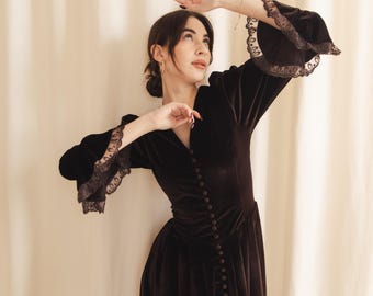 vintage dress velvet  flared sleeves Victorian style dress velvet chocolate velvet dress long sleeves Edwardian style dress flared sleeves