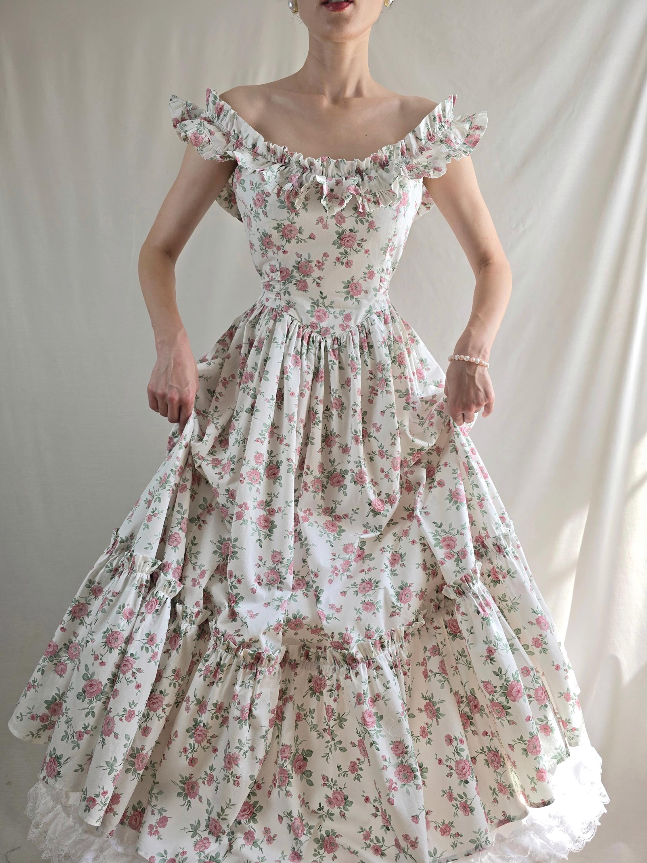 green emerald velvet dress Stylish Strawberry Prairie Dress: Modern Prairie's Latest