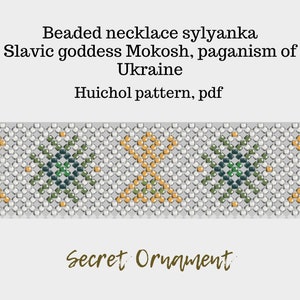 Puede incluir: Un patrón de collar de cuentas con un diseño geométrico en cuentas verdes, blancas y naranjas. El patrón está inspirado en la diosa eslava Mokosh y el estilo artístico Huichol. El texto "Secret Ornament" está en la parte inferior de la imagen.
