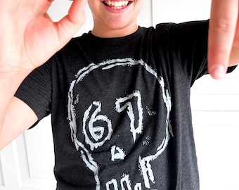 6 7 skull head  //  Adult Crew T-shirt