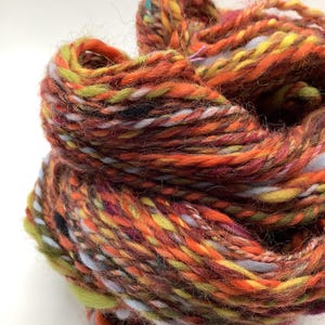 Handspunnet konstgarn höstfärger Scrappy ullblandning skrymmande 93 yards 2,7 oz tvåtrådigt