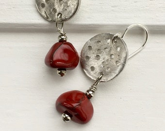 Fine silver disc earrings with red howlite starfish charms,Cinnabar patina fine silver earrings