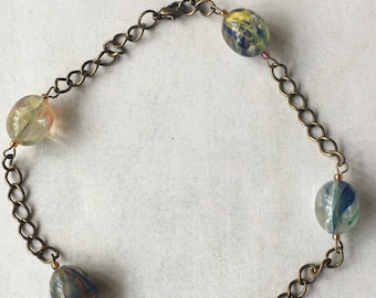 Coloured swirls lucite beaded choker necklace