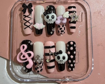 Lolita-core Jirai Kei Pink and Black Skull Gyaru Junk Nails