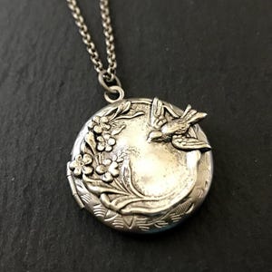 Silver Bird Locket Girlfriend Gift Unisex Jewelry Bird Watcher Gift Bridesmaid Gifts Woodland Flowers Bird Gifts for Her Family Pet Photos