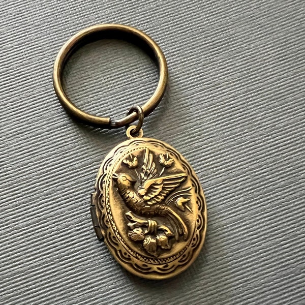 Locket Key Ring Bird Locket Key Chain Keychain Gift Floral Locket Nature Inspired Vintage Style House Key Holder Antique Brass Car Key Ring