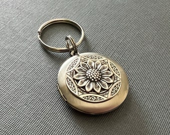 Silver Sunflower Locket Key Ring Key Chain Mother's Day Gift Woodland Photo Locket Nature Lover Gift Celtic Octagon Family Photo Best Friend