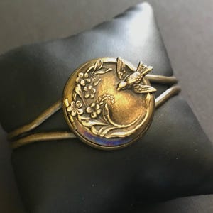 Vintage Locket Bird Cuff Bird Collector Gift Floral Photo Cuff Garden Bracelet Unisex Jewelry Noir Dark Patina Woodland Gift Antique Brass