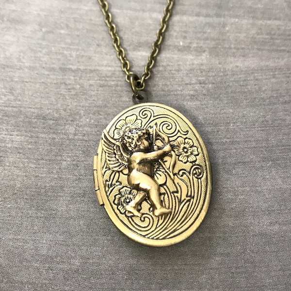 Cherub Angel Locket, Cupid Jewelry, Guardian Angel, Heavenly, Protection, Vintage Style, Valentine's Day Gift, Photo Locket, Floral Necklace