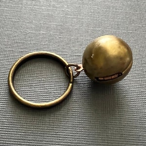 Vintage Ball Locket Key Ring 2 Photo Locket Key Chain Men's Gifts Unisex Patina Raw Brass Copper Old Sphere Locket Car Keychain Metal Ring