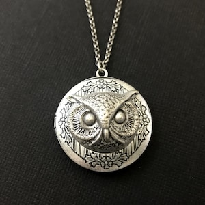 Silver Owl Locket, Owl Head, Nocturnal Bird, Unisex Locket, Vintage Style, Woodland Bird, Floral, Antique Silver, Gifts For Her, Owl Lover