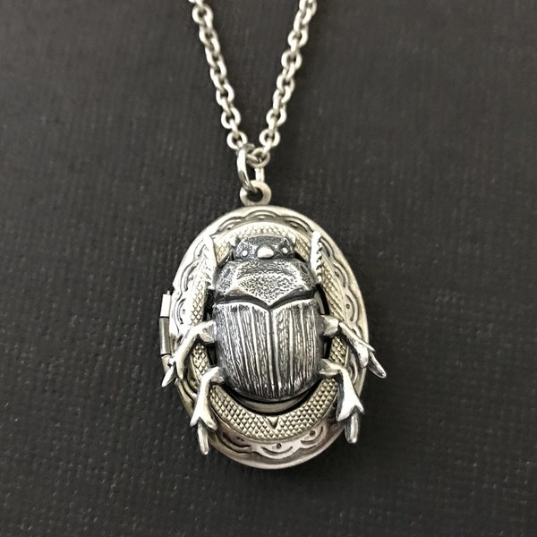 Silver Beetle Locket Oval Insect Locket Entomologist Gift Gothic Bug Scarab Jewelry Men's Locket Unisex Jewelry Creepy Insect Vintage Style