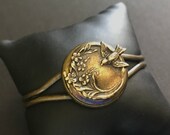 Vintage Locket Bird Cuff Bird Collector Gift Floral Photo Cuff Garden Bracelet Unisex Jewelry Noir Dark Patina Woodland Gift Antique Brass